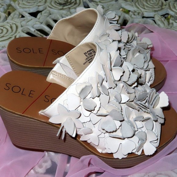 Slide In Mules Wedges • White Leather Sandals• Open Toe • Open Backs • Like New! - Picture 4 of 6